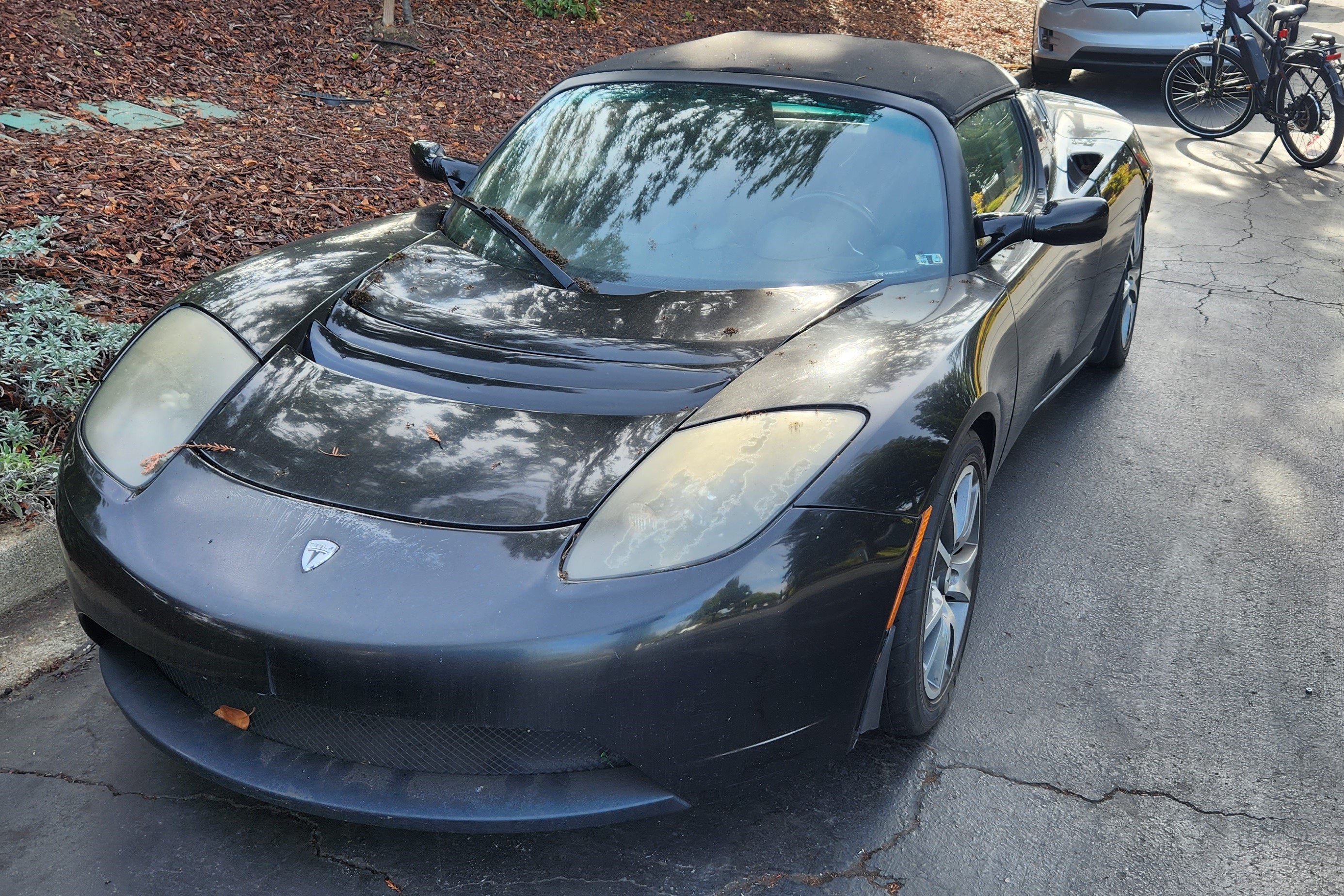 tesla_car